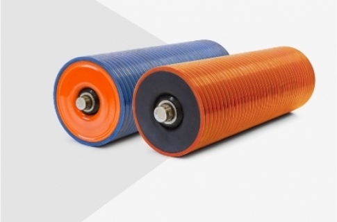 ROLO DE CARGA REVESTIDO COM MANGUEIRA DE SUCÇÃO